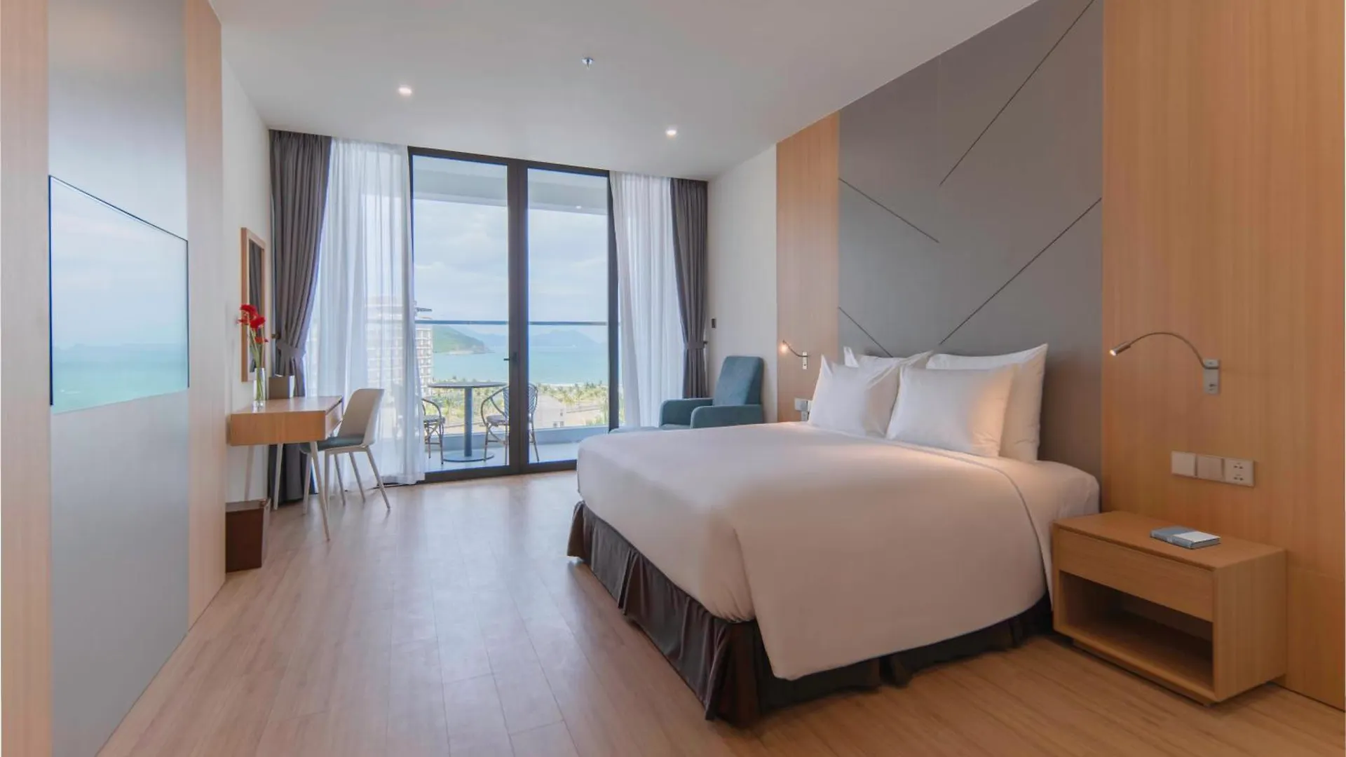 Aquamarine Beachfront Resort & Spa Cam Ranh