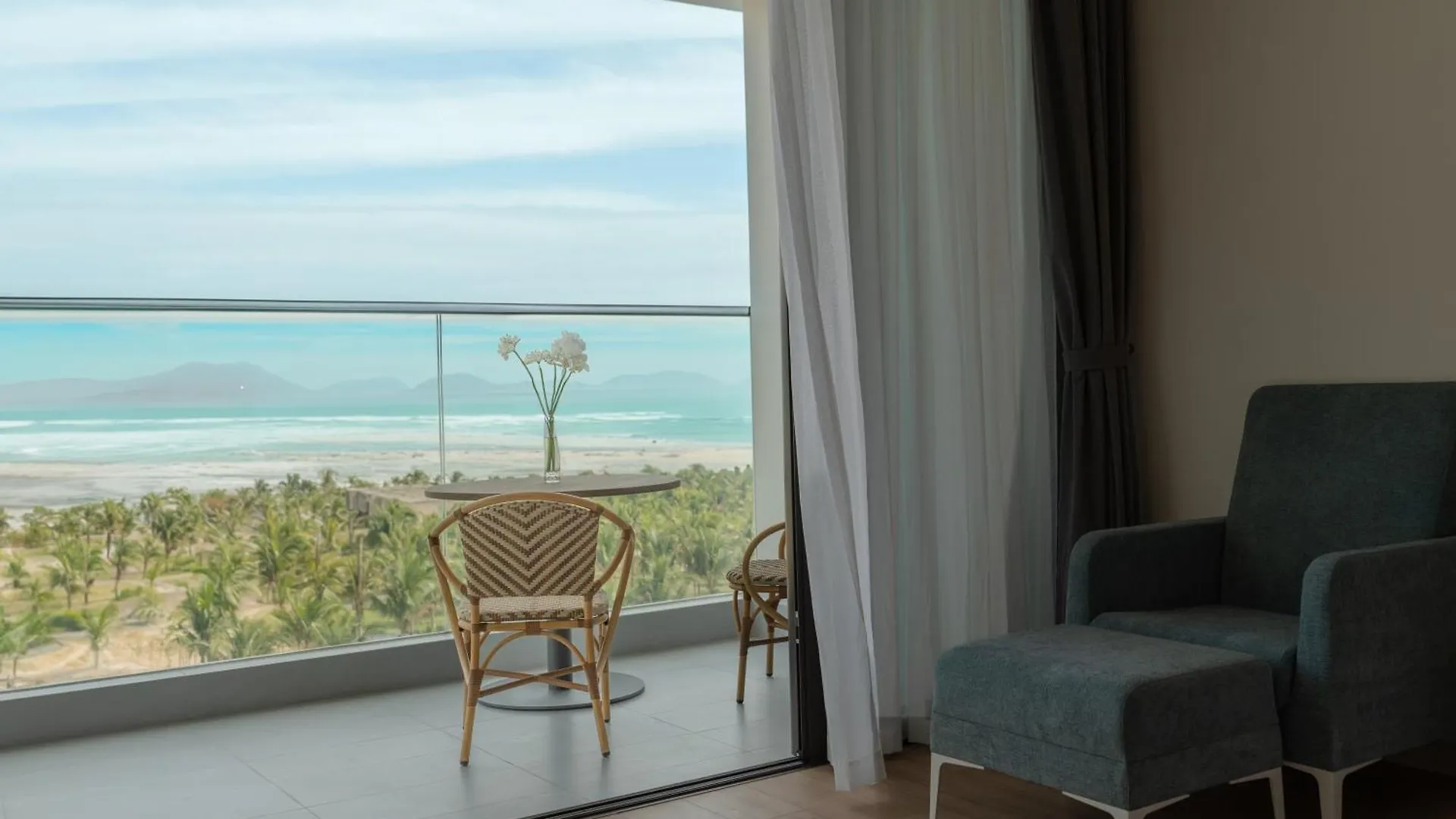 Aquamarine Beachfront Resort & Spa Cam Ranh