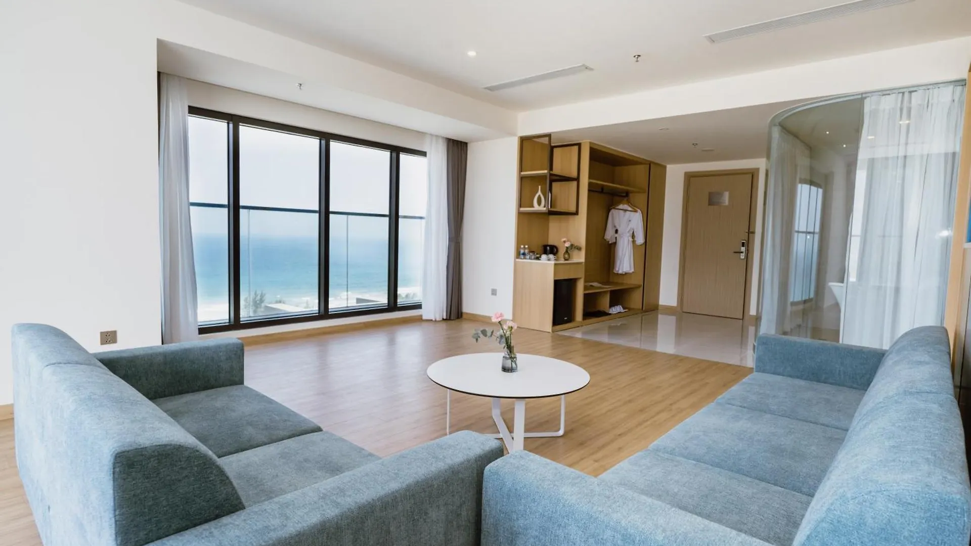 Aquamarine Beachfront Resort & Spa Cam Ranh