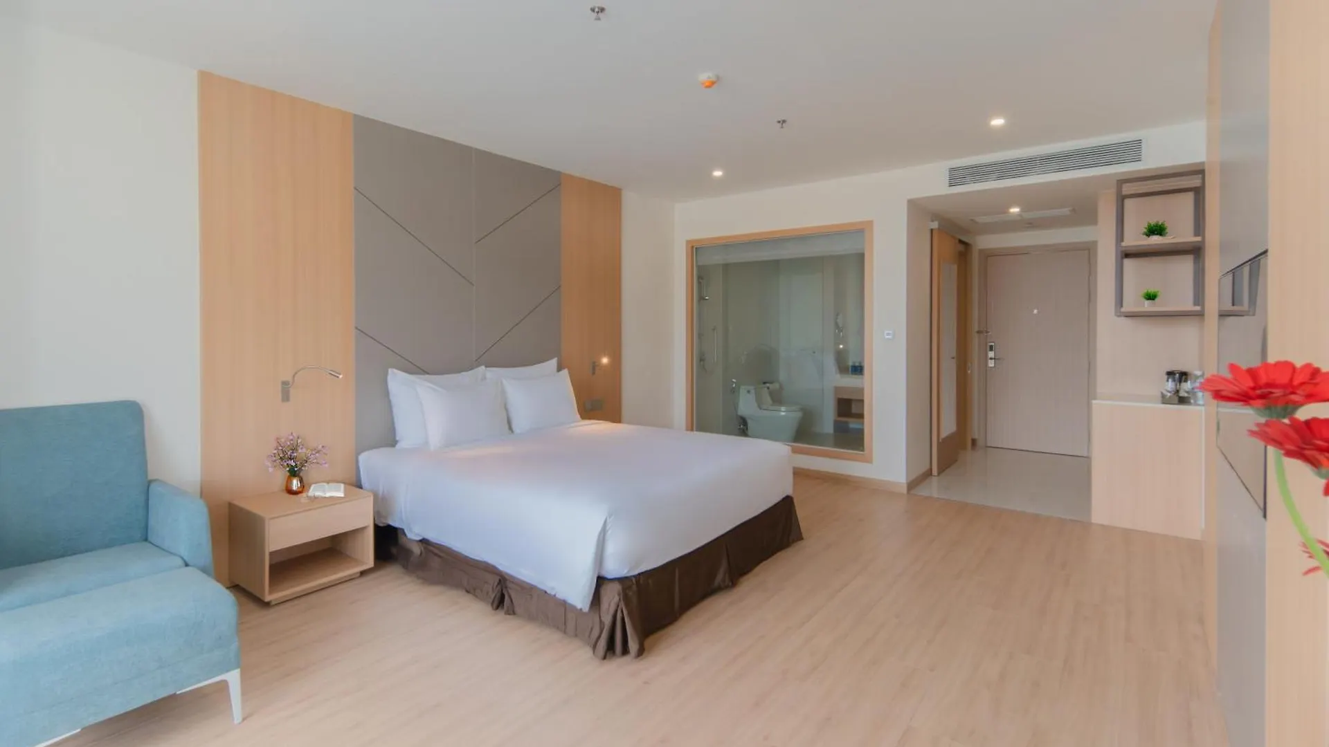 Aquamarine Beachfront Resort & Spa Cam Ranh 5*,